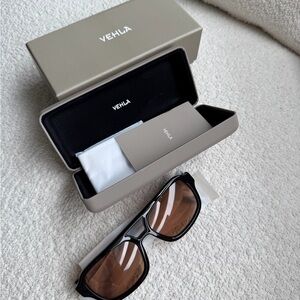 VEHLA Black Frame Sunglasses with Brown Lenses